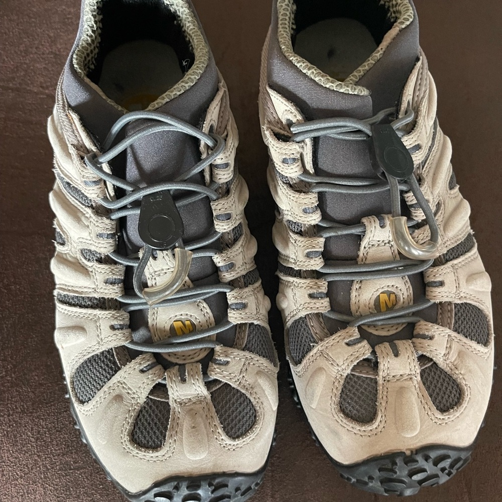 Women’s Merrell’s.  Never worn